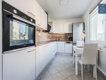 Prodej bytu 3+1, Praha - Újezd nad Lesy, Žárovická, 68 m2