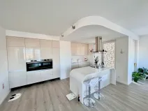 Pronájem bytu 4+kk, Praha - Strašnice, Zvěřinova, 117 m2