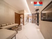 Pronájem obchodního prostoru, Praha - Staré Město, náměstí Curieových, 75 m2