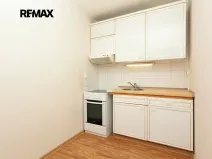 Pronájem bytu 1+1, Praha - Kobylisy, Jelínkova, 33 m2