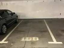 Pronájem garážového stání, Praha - Řepy, Zrzavého, 18 m2