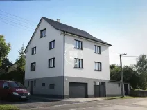 Prodej vícegeneračního domu, Jesenice, 383 m2