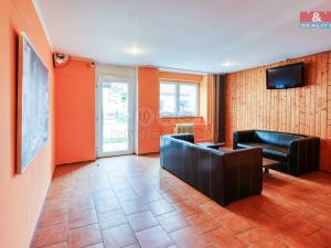 Prodej ubytování, Lišov, třída 5. května, 2203 m2