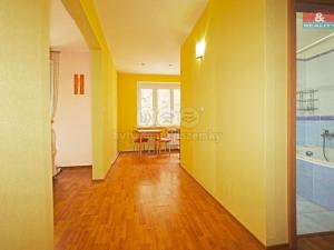 Prodej bytu 3+1, Karlovy Vary, Vřídelní, 74 m2