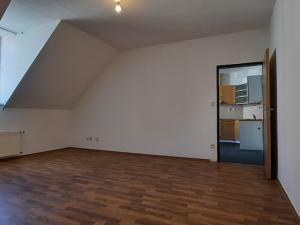 Pronájem bytu 2+1, Karlovy Vary, Moravská, 78 m2