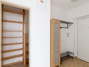 Pronájem bytu 2+kk, Praha - Letňany, Zlonická, 51 m2