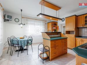 Prodej rodinného domu, Nová Role, Jiráskova, 248 m2