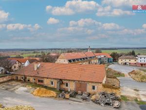 Prodej zemědělské usedlosti, Lišany, Pražská, 9000 m2