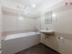 Prodej bytu 3+kk, Ostrov, Myslbekova, 67 m2