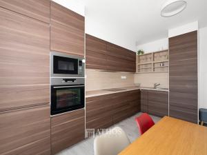 Prodej bytu 3+kk, Holubice, 72 m2