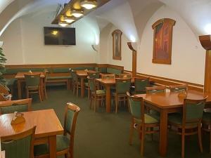 Pronájem restaurace, Prachatice, Velké náměstí, 150 m2