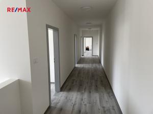 Pronájem výrobních prostor, Husinec, 1400 m2