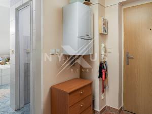 Prodej bytu 2+kk, Jesenice, Mezi Domy, 43 m2