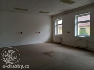 Prodej výrobních prostor, Načeradec, Zámecké náměstí, 1800 m2