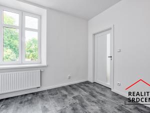 Pronájem bytu 2+kk, Opava, Otická, 42 m2