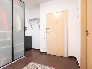 Prodej bytu 2+kk, Praha - Prosek, Kytlická, 54 m2