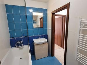 Pronájem bytu 2+kk, Praha - Háje, Jurkovičova, 52 m2