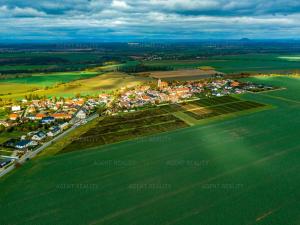 Prodej pozemku pro bydlení, Slaný, 820 m2