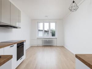 Pronájem bytu 2+kk, Praha - Strašnice, Ke Strašnické, 48 m2