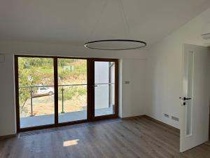 Pronájem bytu 3+kk, Praha - Prosek, Prosecká, 91 m2