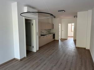 Pronájem bytu 2+kk, Praha - Prosek, Prosecká, 80 m2