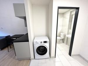 Pronájem bytu 1+kk, Praha - Radotín, Vrážská, 28 m2