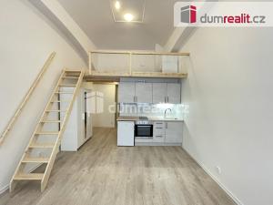 Pronájem bytu 1+kk, Praha - Smíchov, Na Valentince, 42 m2