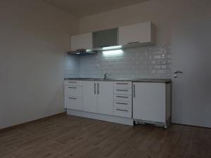 Pronájem bytu 2+kk, Mníšek pod Brdy, Nádražní, 38 m2