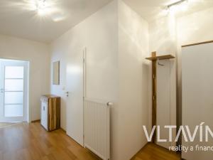 Prodej bytu 2+kk, Praha, Pod Formankou, 66 m2