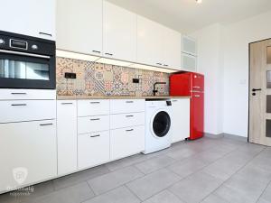 Pronájem bytu 1+kk, Praha - Hloubětín, Šestajovická, 30 m2