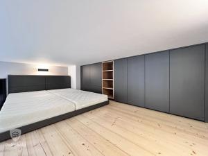 Pronájem bytu 1+kk, Praha - Holešovice, Tusarova, 28 m2