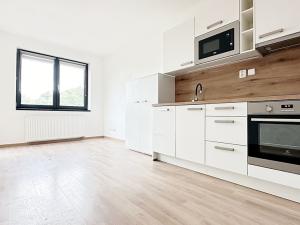 Pronájem bytu 2+kk, Praha - Hrdlořezy, Českobrodská, 39 m2