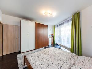 Prodej bytu 2+kk, Praha - Hlubočepy, Devonská, 66 m2