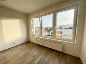 Pronájem bytu 1+kk, Praha - Uhříněves, Františka Diviše, 30 m2