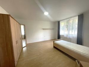 Pronájem bytu 4+1, Praha - Veleslavín, Na okraji, 150 m2