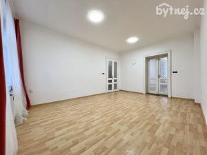 Pronájem bytu 3+1, Jihlava, Třebízského, 100 m2