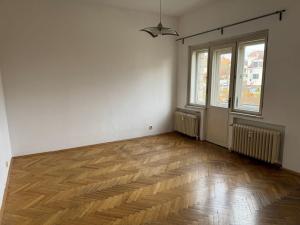 Pronájem bytu 1+1, Praha - Vinohrady, Benešovská, 42 m2