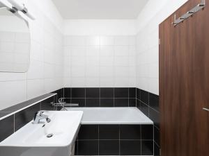 Pronájem bytu 2+kk, Praha - Horní Měcholupy, Nad přehradou, 63 m2