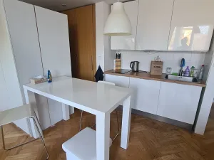 Pronájem bytu 1+kk, Praha - Holešovice, Dobrovského, 37 m2