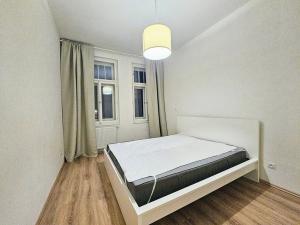 Pronájem bytu 2+kk, Praha - Vršovice, Na spojce, 55 m2