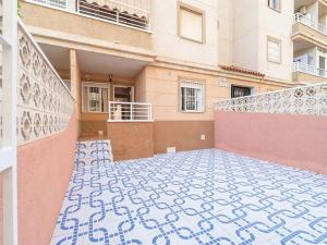 Prodej bytu 3+1, Torrevieja, Španělsko, 65 m2