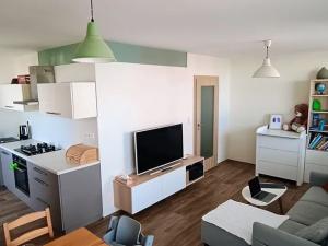 Pronájem bytu 2+kk, Kladno, Benešovská, 49 m2