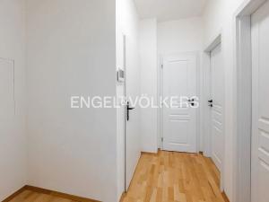 Pronájem bytu 2+kk, Praha - Smíchov, Na pláni, 52 m2