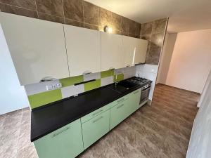 Pronájem bytu 3+1, Děčín, Oblouková, 65 m2