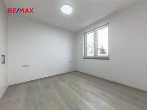 Pronájem bytu 2+kk, Kladno, Veleslavínova, 38 m2