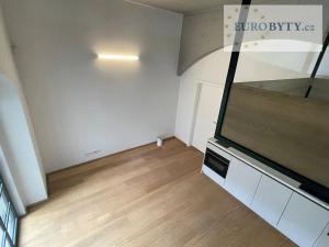 Pronájem bytu 1+kk, Praha - Nové Město, 36 m2