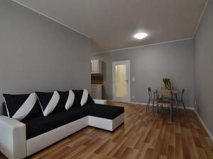 Prodej bytu 1+kk, Praha - Strašnice, Zvěřinova, 51 m2