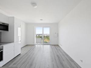 Pronájem bytu 2+kk, Praha - Hloubětín, Za černým mostem, 55 m2