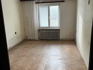 Prodej bytu 3+1, Stráž, 82 m2