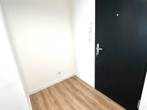 Pronájem bytu 1+kk, Praha - Kobylisy, Vršní, 50 m2